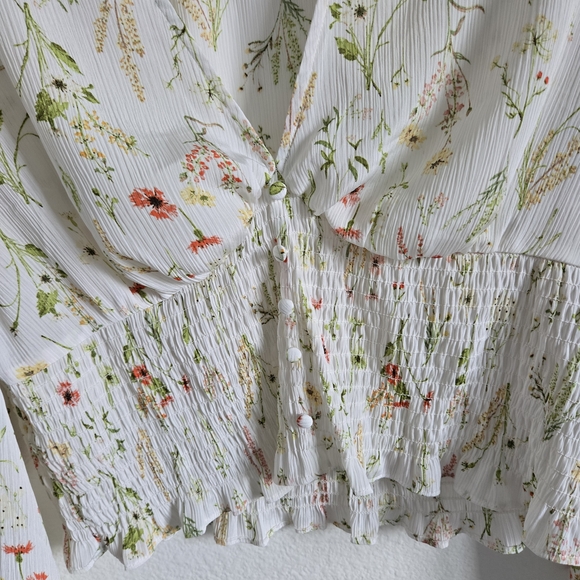 H&M Short V-neck Blouse Floral Women  Size Large - Picture 3 of 7